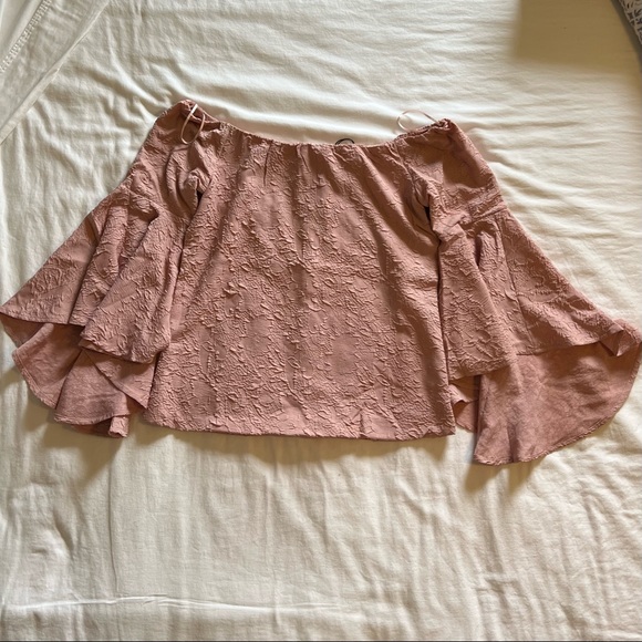 Romeo + Juliet Couture Long Sleeve Ruffle Top - Mist Rose - Picture 2 of 5